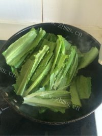 DIY蒜蓉油麦菜做法图解4)