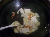 如此诱人的木耳炒豆腐