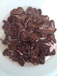 香喷喷的芹菜木耳炒肉丝做法图解2)