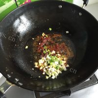 色泽鲜亮的肉末茄子做法图解8)