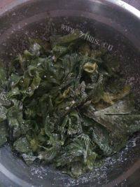 简单的蒸芹菜叶做法图解3)
