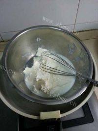 自制轻乳酪蛋糕做法图解2)