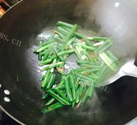香气浓郁的清蒸鲈鱼做法图解6)