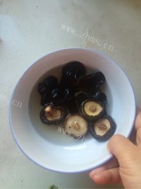 美味的砂锅排骨粥做法图解2)