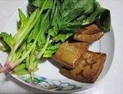 色味俱全的菠菜拌香干做法图解1)