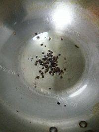 家常菜青椒炒土豆片做法图解3)