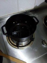 家常鸡蛋炒蒜苔做法图解4)
