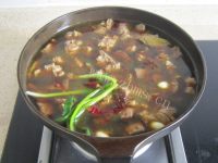 食欲满满的胡萝卜炖牛肉做法图解7)