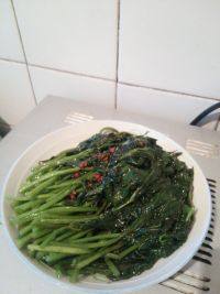 家常菜炒红薯叶