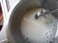 自制抹茶奶油蛋糕卷做法图解10)