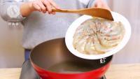美味的椒盐大虾做法图解4)