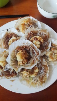 美味的蒜蓉蒸扇贝