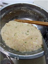 美味的白菜猪肉锅贴做法图解4)