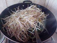 家常菜芹菜炒豆芽做法图解7)