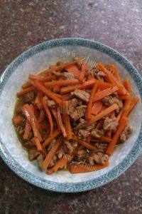 DIY美食-胡萝卜炒肉