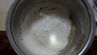 自制核桃酥饼做法图解3)