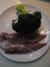 家常菜西兰花炒鲜鱿做法图解1)