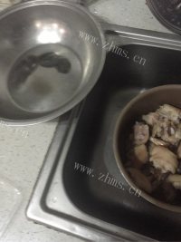 玉盘珍馐的红烧猪蹄做法图解4)