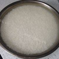 美味的五香肉粽做法图解1)