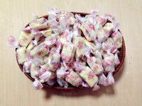 热腾腾的草莓花生牛轧糖做法图解10)