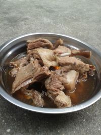 美味的炖鸭肉做法图解6)