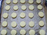 自制的奶香饼干做法图解9)