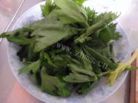 香糯的芹菜炒鸡蛋做法图解4)
