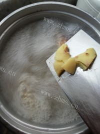 美味的鲫鱼豆腐汤做法图解7)