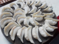 鲜美马蹄猪肉馅水饺做法图解4)