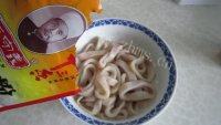 美味的孜然鱿鱼圈做法图解2)