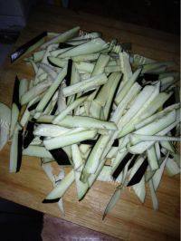 妈妈教我做鱼香茄子做法图解2)