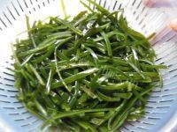 外婆教我做凉拌海带丝做法图解1)