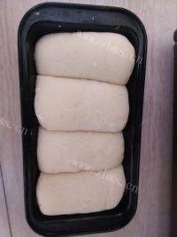 自制红豆沙吐司做法图解10)
