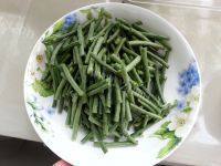 家常菜肉丝炒豇豆做法图解4)