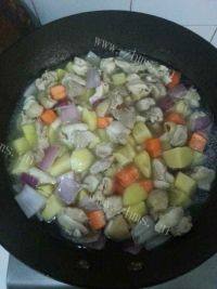 美味的咖喱鸡肉盖浇饭做法图解7)