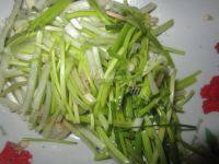 妈妈教我做金针菇炒肉做法图解4)