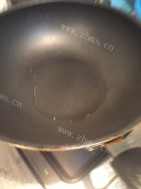 美味的茭白肉丝做法图解3)
