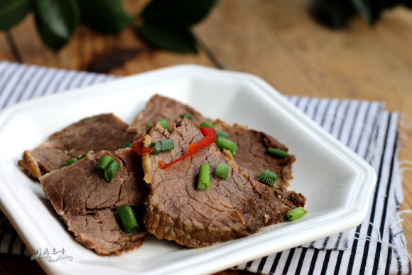 美味的卤牛肉