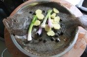 蒸多宝鱼做法图解1)