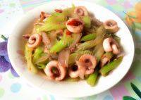 家常菜芹菜炒鱿鱼