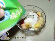 自己做的酸奶水果杯做法图解7)