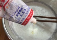 自制椰汁马蹄糕做法图解4)
