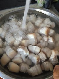 家常菜红烧肉做法图解6)