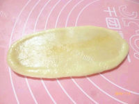 自制枣泥菊花酥做法图解9)