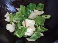 家常菜杏鲍菇炒青椒做法图解6)