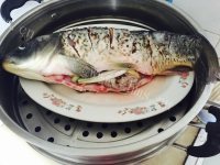 家常菜清蒸鲤鱼做法图解3)