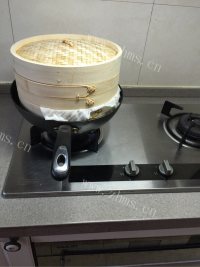 可口的肉馅儿包做法图解5)