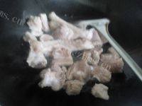家常菜排骨炖豆角做法图解6)