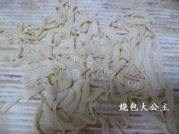 简易的鸡蛋手擀面做法图解7)