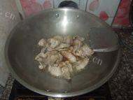 家常菜西芹炒肉片做法图解4)